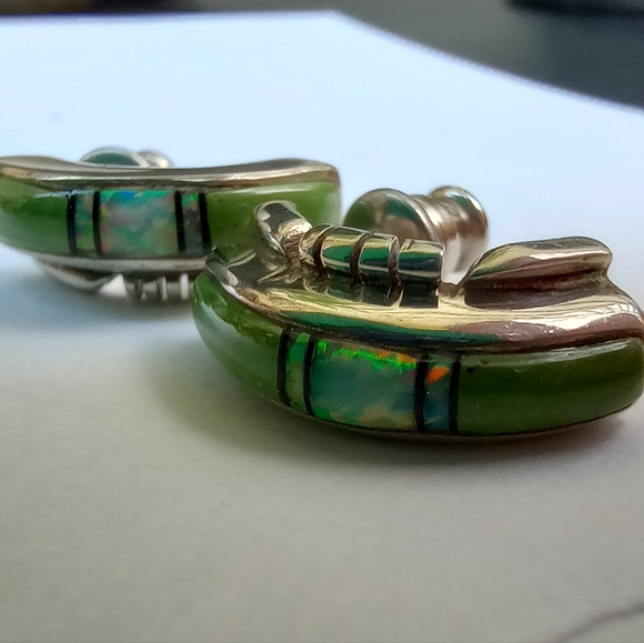 Vintage Charlie Bowie signed earrings with jade and opals - Picture 5 of 5